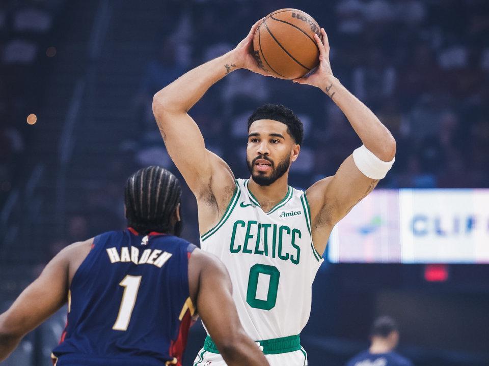 骑士遭绿军横扫：哈登19+10逼近29000分 米切尔复出30+7+5