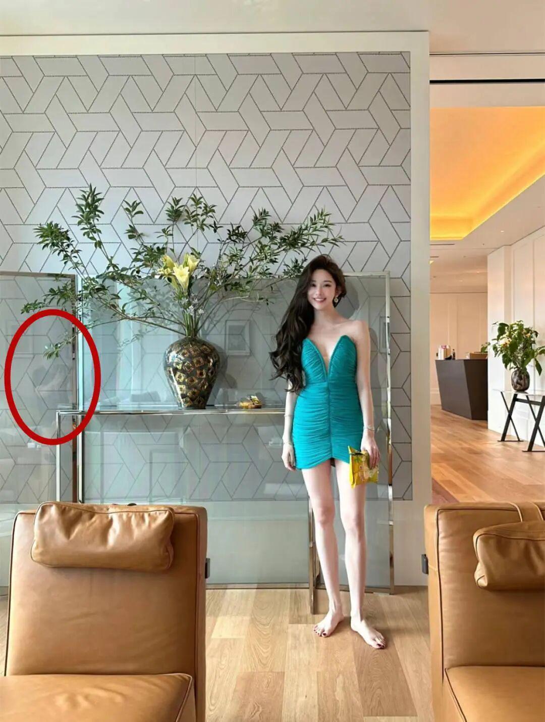 Bet365体育平台-她果然没离，毕竟400亿资产的男人也不多啊！