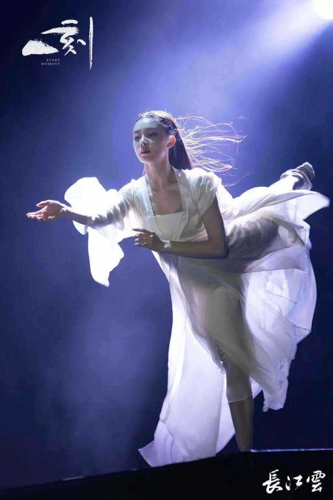 Bet365体育平台-她果然没离，毕竟400亿资产的男人也不多啊！