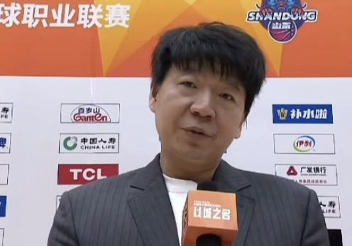 Bet365体育集团-邱彪：今晚的三分出手太少我不太满意，大家还是要敢于投篮